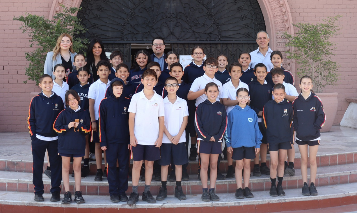 Estudiantes del Centro de Desarrollo Integral ALFAES visitan edificio sede del Poder Judicial del Estado.
